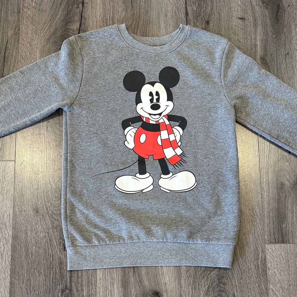 💜Gray Mickey Mouse with scarf Sweatshirt Holiday Christmas Winter Fall Casual